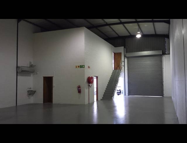 290M² FACTORY TO LET IN STIKLAND